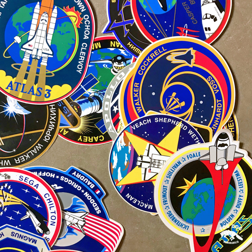 Oficiální dobové samolepky NASA k vesmírným misím (10 ks)