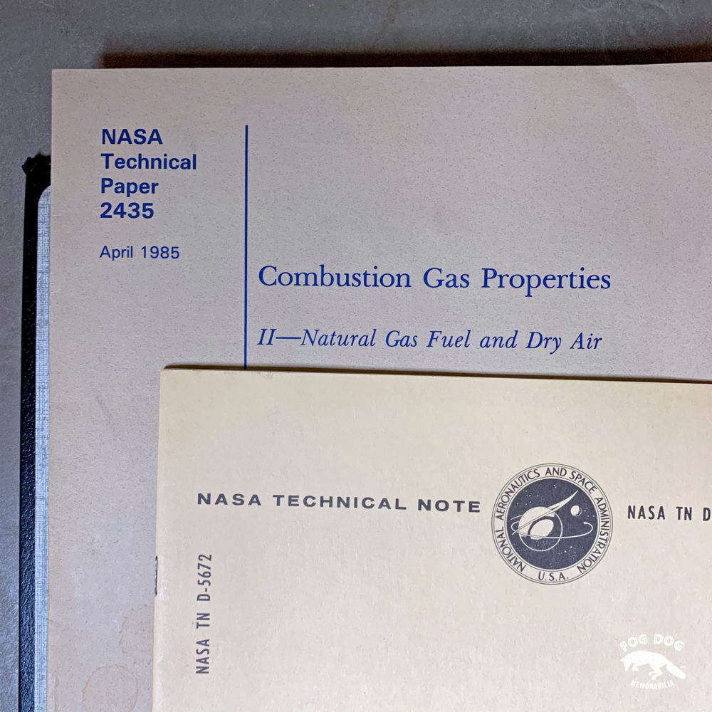 Soukromá kolekce NASA manuálů a leteckých materiálů z 80 let. Část 1.