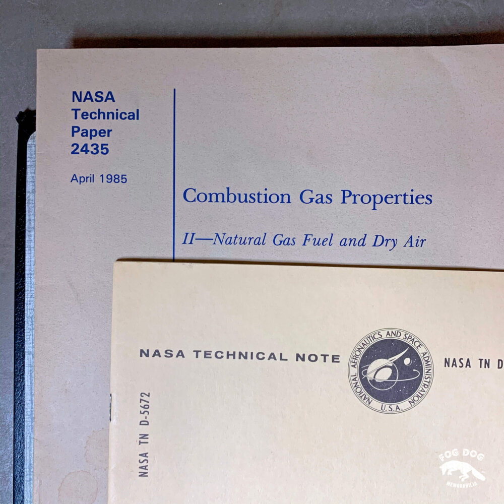 Soukromá kolekce NASA manuálů a leteckých materiálů z 80 let. Část 1.