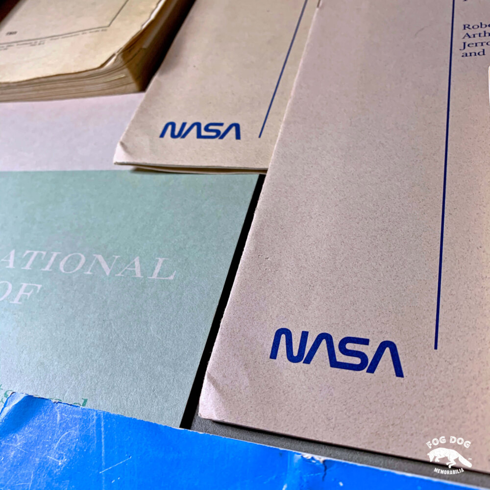 Soukromá kolekce NASA manuálů a leteckých materiálů z 80 let. Část 2.