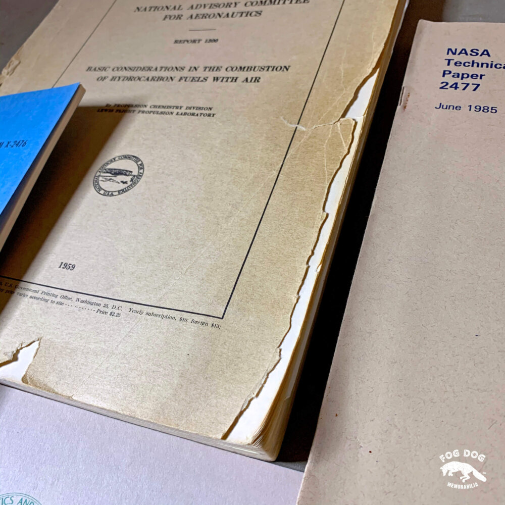 Soukromá kolekce NASA manuálů a leteckých materiálů z 80 let. Část 2.