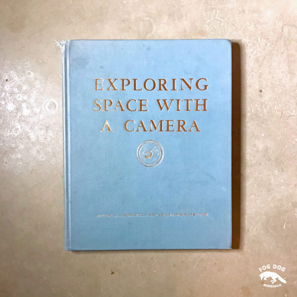 NASA publikace EXPLORING SPACE WITH A CAMERA (1968)
