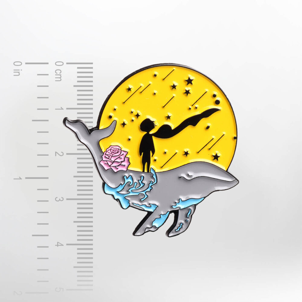 The Little Prince on a Whale – Smaltovaný odznak (#029) - Image 2
