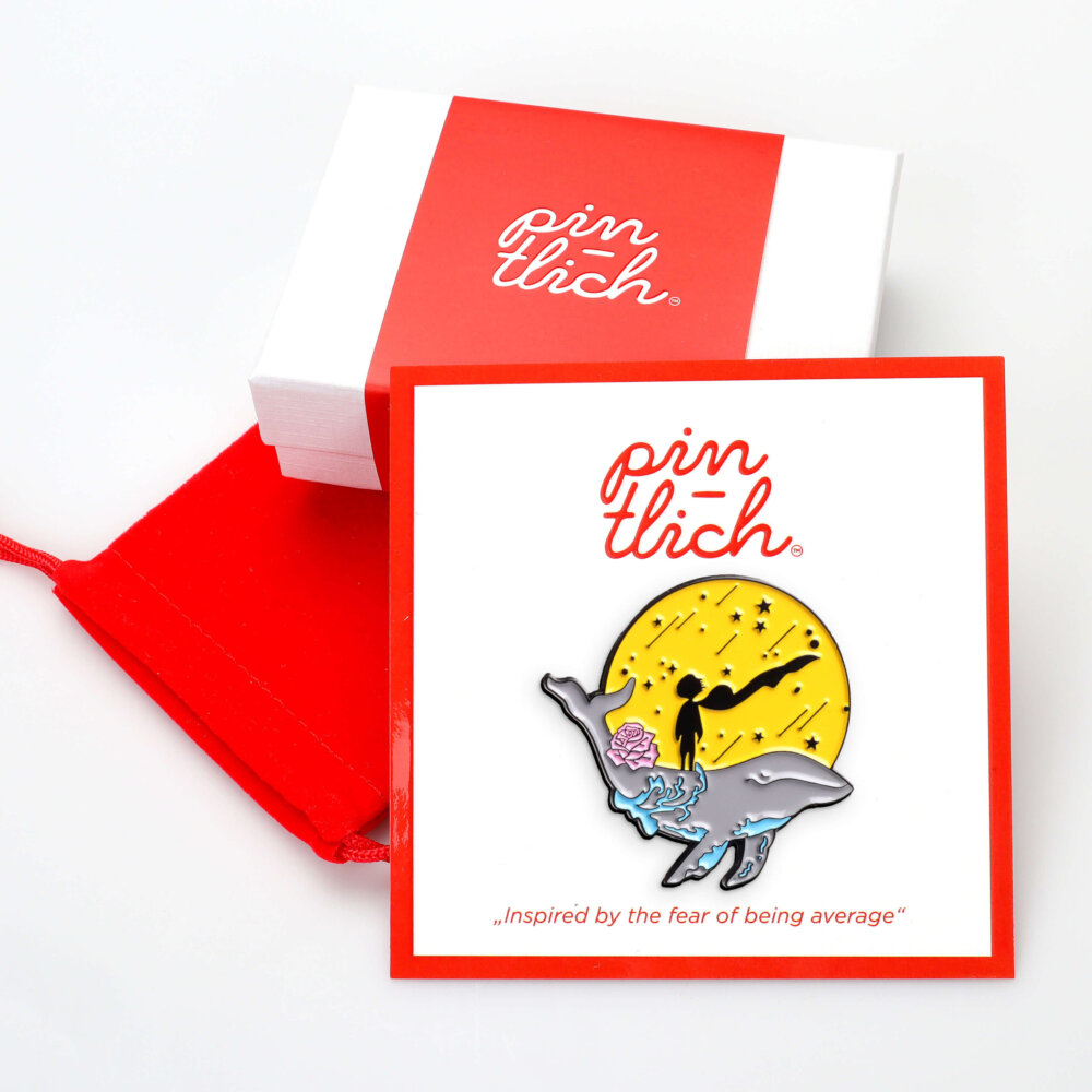 The Little Prince on a Whale – Smaltovaný odznak (#029) - Image 3