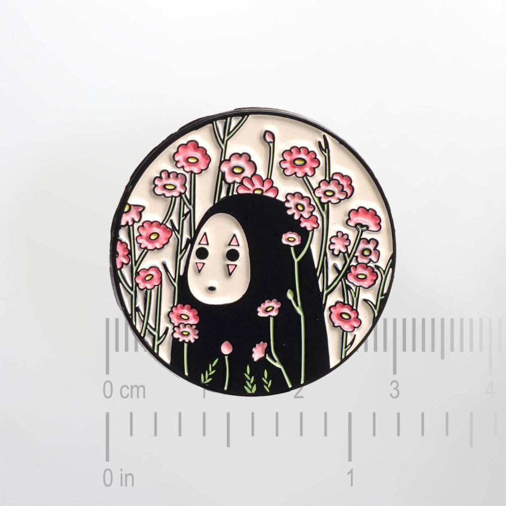 Spirited Away – Kaonashi with Flowers – Smaltovaný odznak (#034) - Image 2