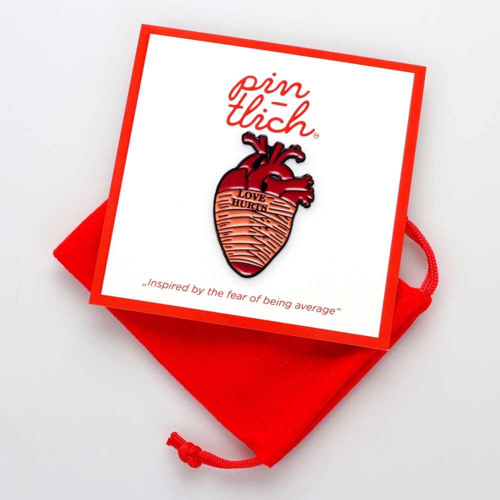 Love Hurts Bandaged Heart – Smaltovaný odznak (#050) - Image 4