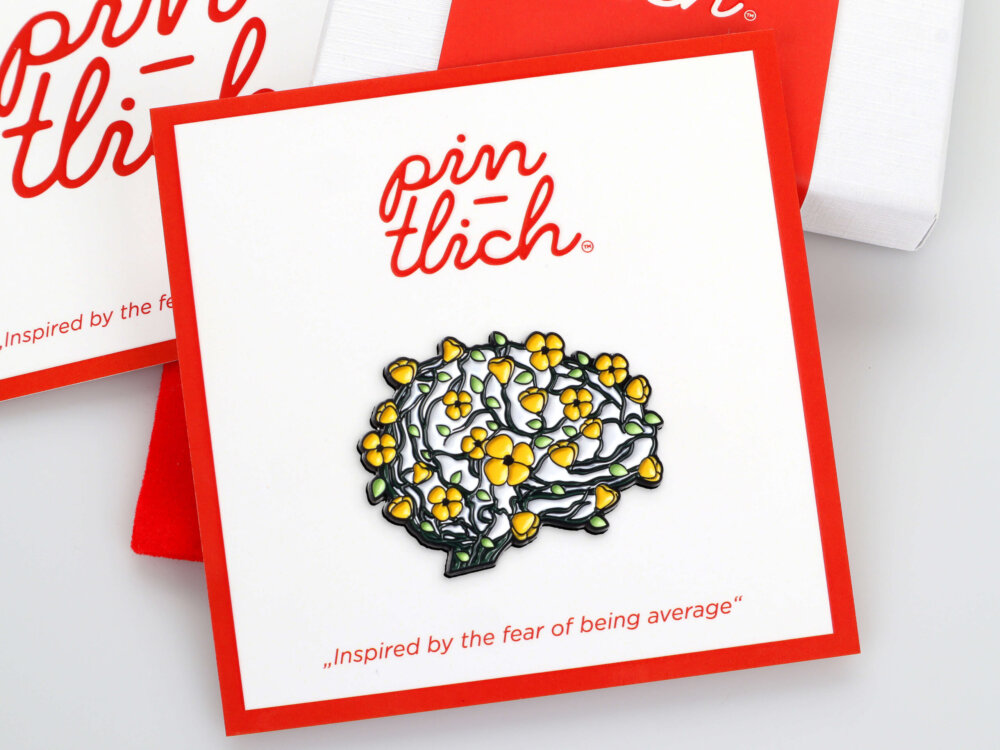 Yellow Flower Brain – Smaltovaný odznak (#054)