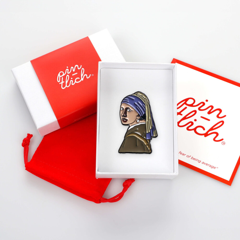 Girl with a Pearl Earring – Smaltovaný odznak (#084) - Image 6
