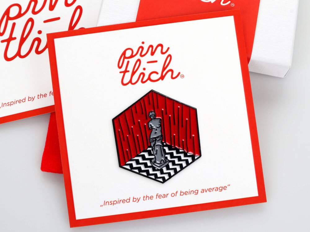 Twin Peaks Art – Smaltovaný odznak (#107)