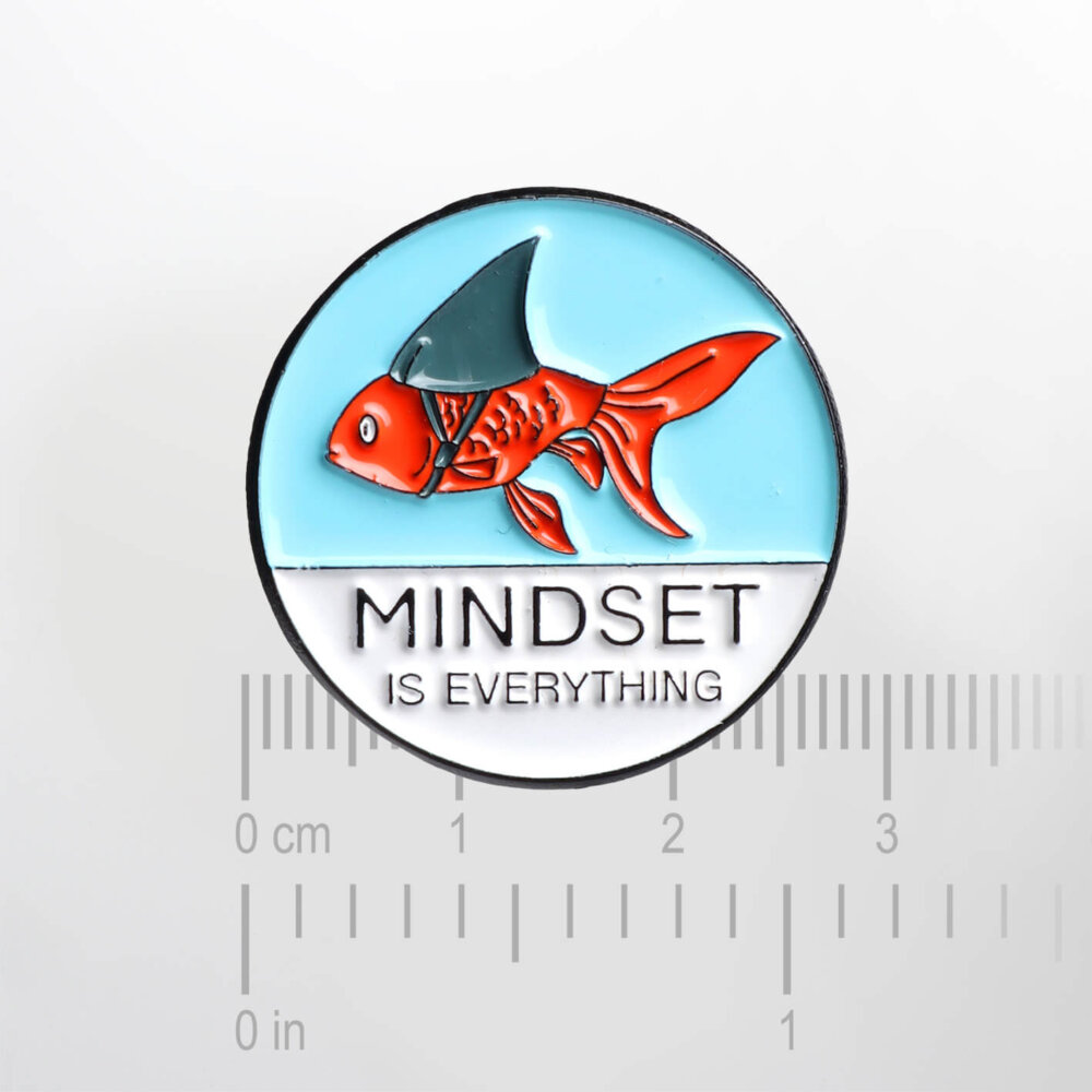 Mindset Is Everything – Smaltovaný odznak (#113) - Image 2