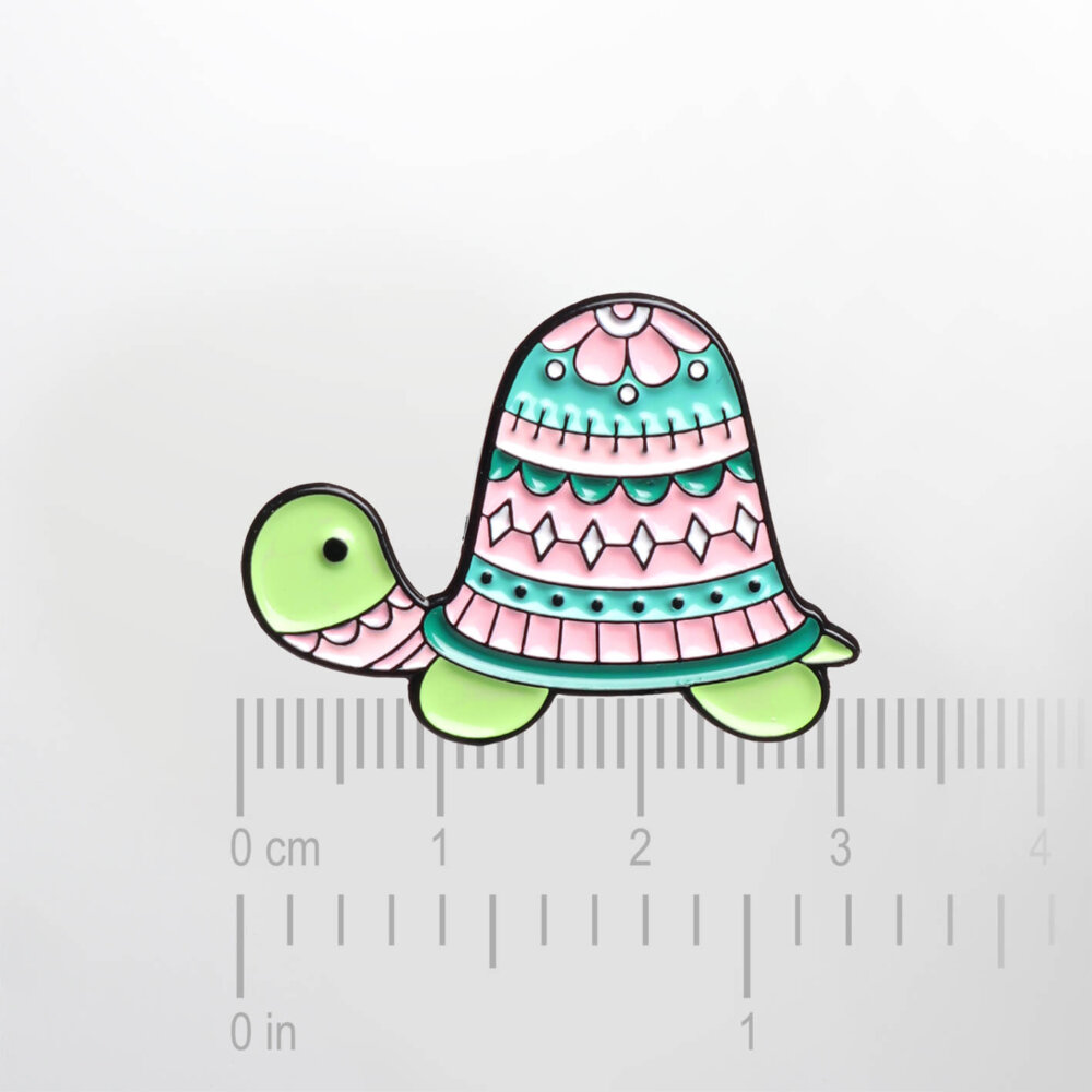 Decorated Tortoise – Smaltovaný odznak (#203) - Image 2