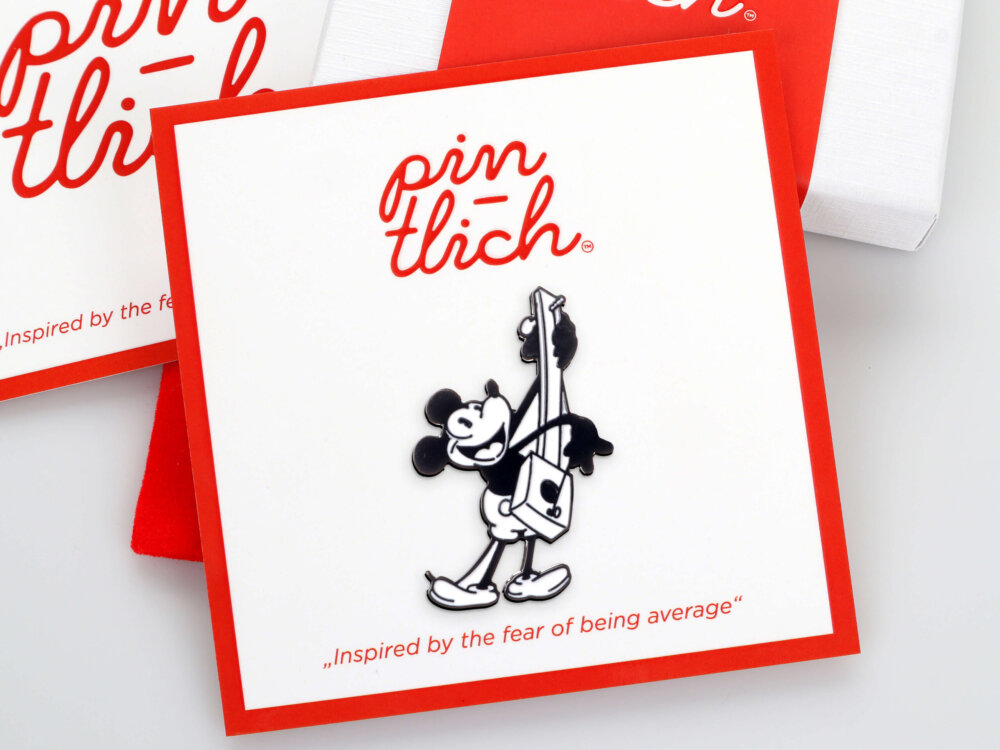 Old-school Mickey Mouse – Smaltovaný odznak (#276)