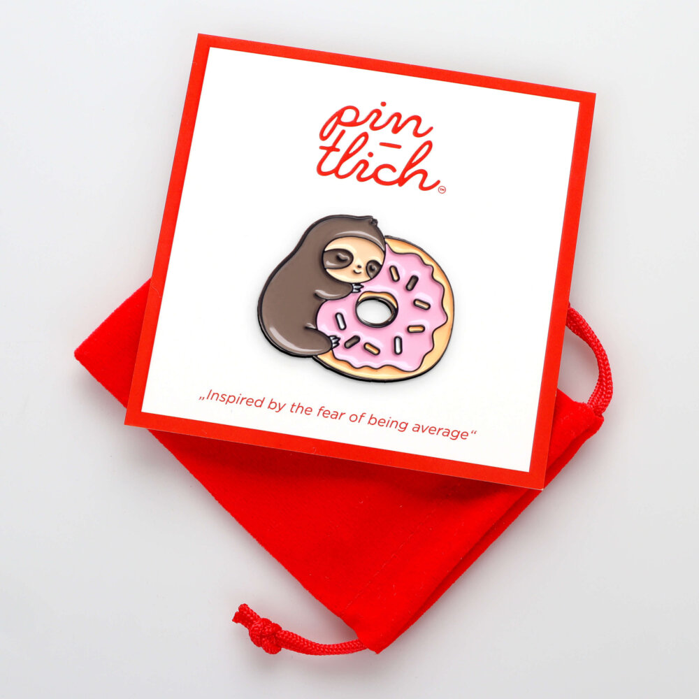 Sloth Sleeping on a Donut – Smaltovaný odznak (#413) - Image 4