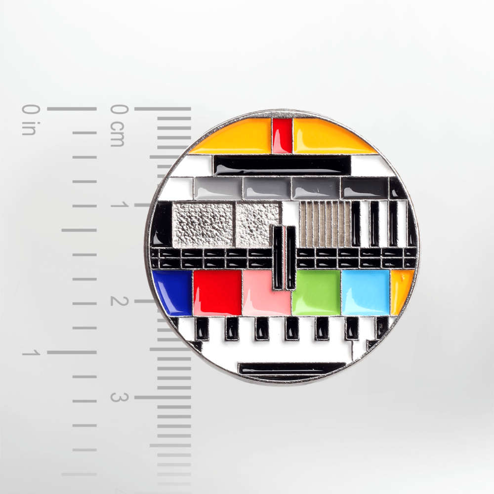 TV Test Pattern – Smaltovaný odznak (#517) - Image 2