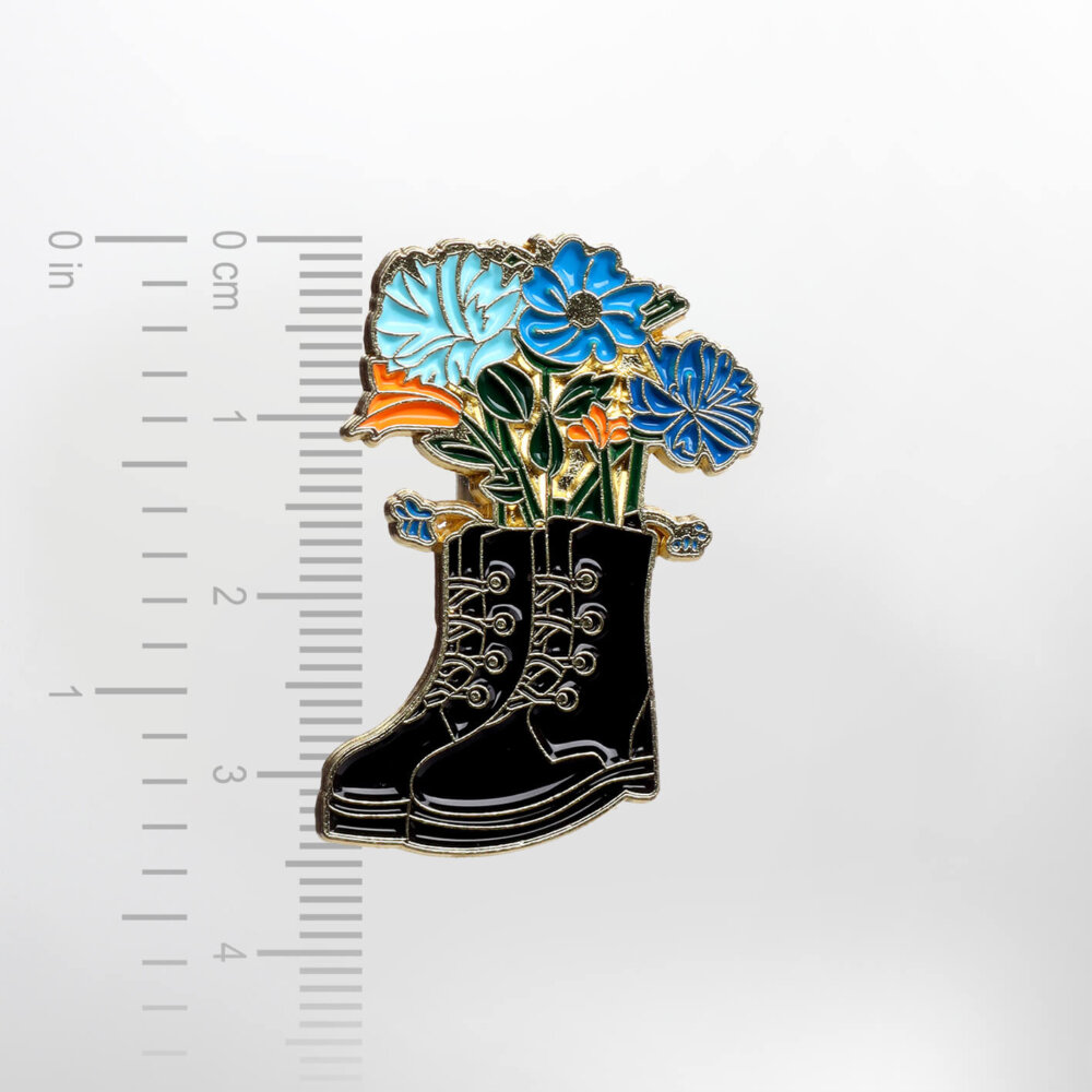 Flowers in Boots – Smaltovaný odznak (#556) - Image 2