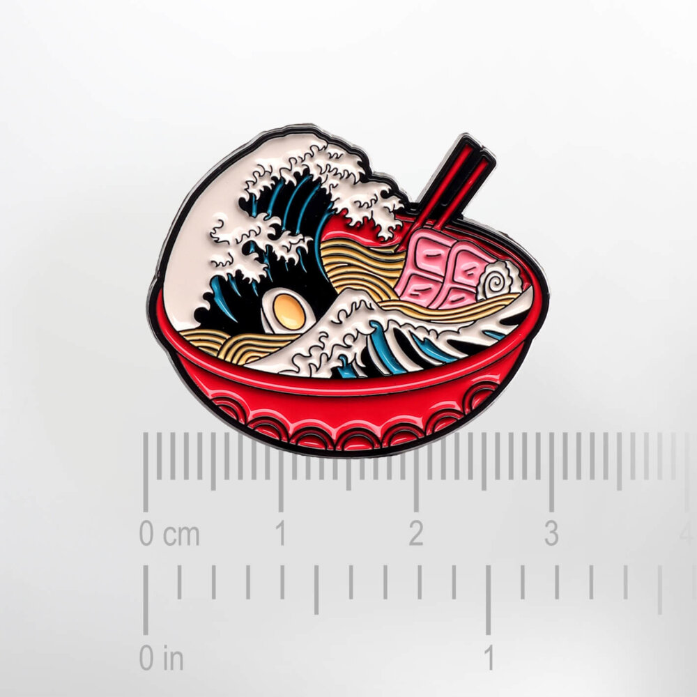 The Great Wave in Ramen – Smaltovaný odznak (#582) - Image 2