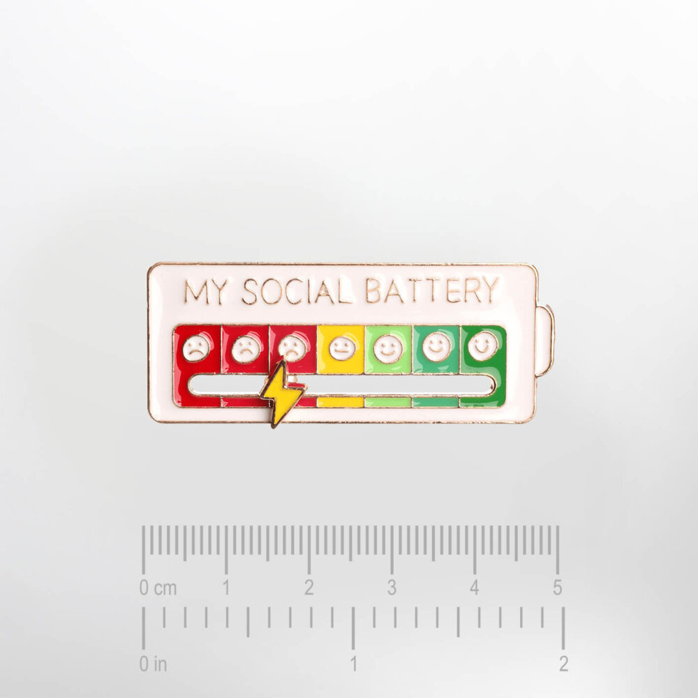 My Social Battery White – Smaltovaný odznak (#5020) - Image 2
