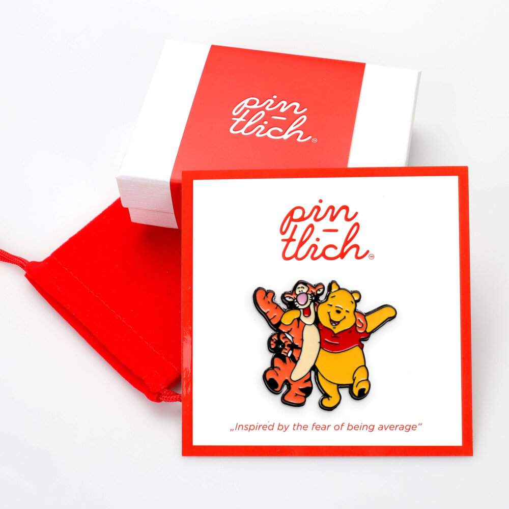 Winnie the Pooh with Tigger – Smaltovaný odznak (#615) - Image 3
