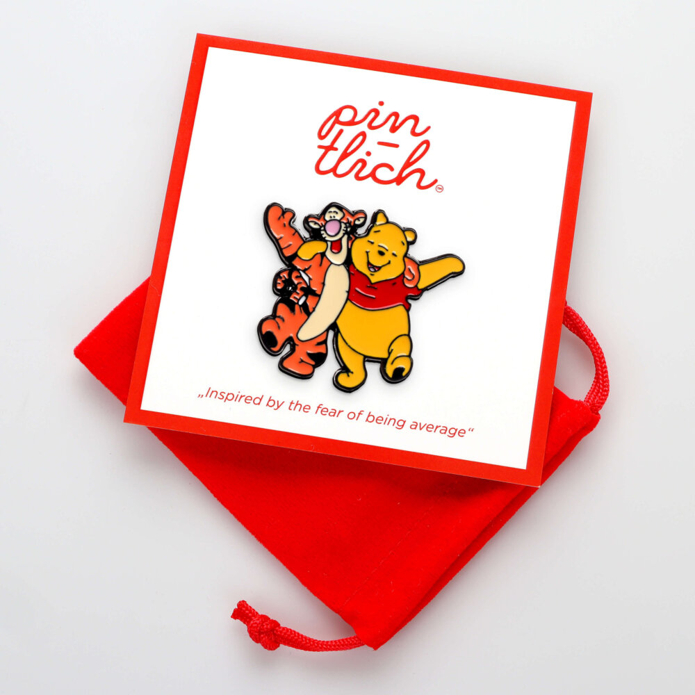 Winnie the Pooh with Tigger – Smaltovaný odznak (#615) - Image 4