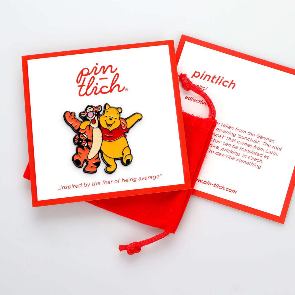Winnie the Pooh with Tigger – Smaltovaný odznak (#615) - Image 5