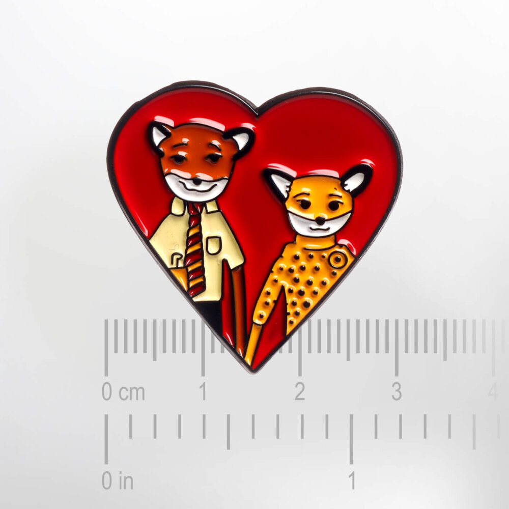Mr. and Mrs. Fox in a Heart – Smaltovaný odznak (#652) - Image 2