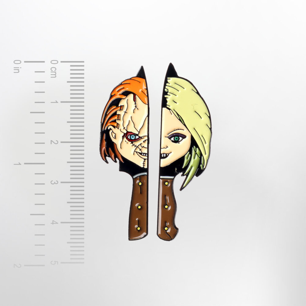 Chucky and His Bride – Smaltovaný odznak (#700) - Image 2