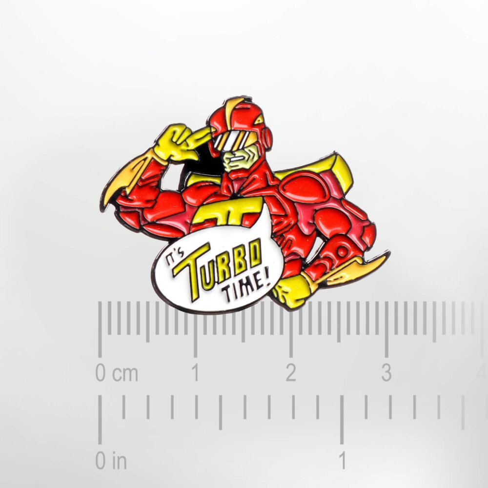 Turbo Man – It's Turbo Time – Smaltovaný odznak (#702) - Image 2