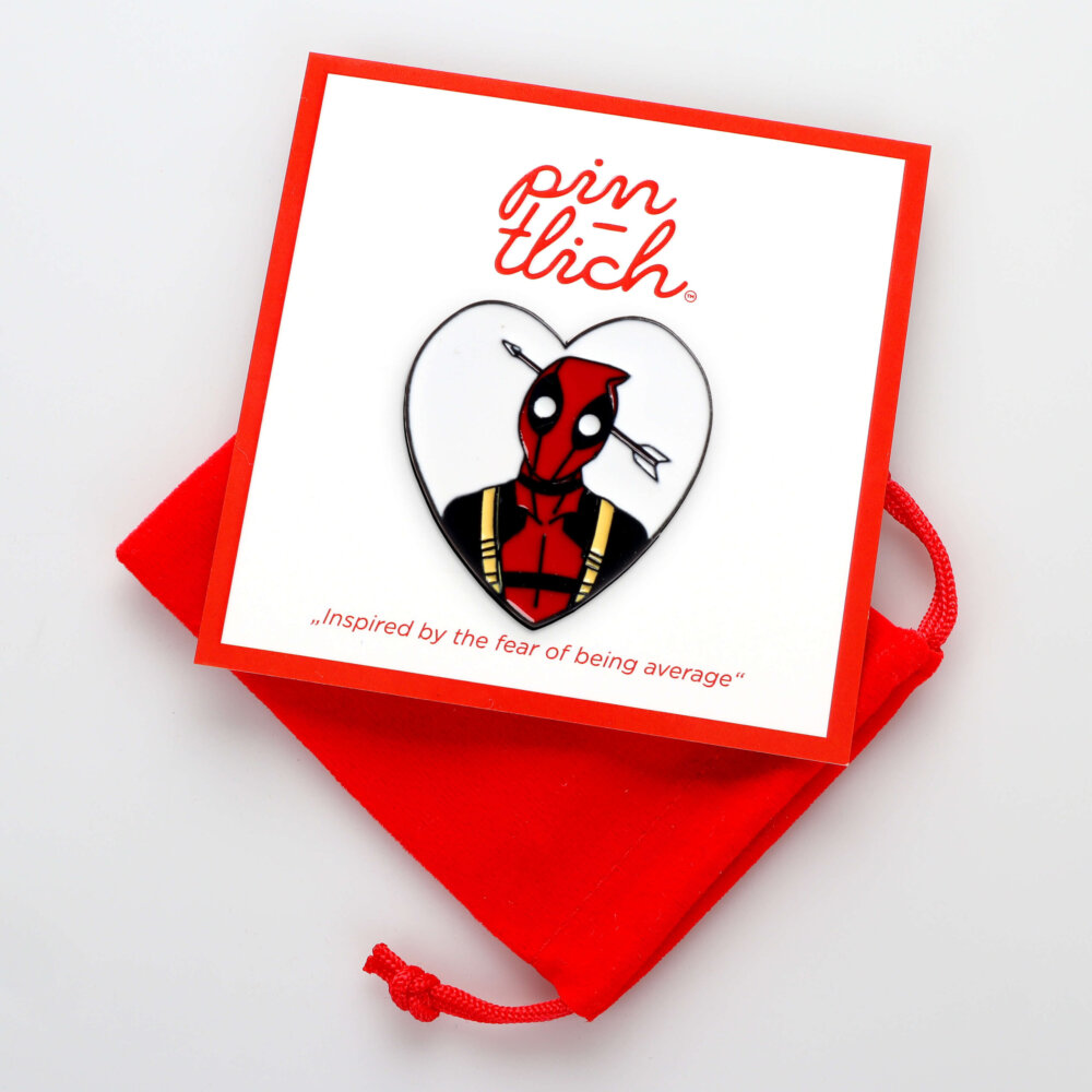Deadpool Hit by an Arrow Heart – Smaltovaný odznak (#742) - Image 4