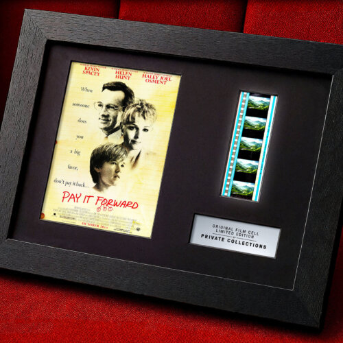 PAY IT FORWARD (2000)