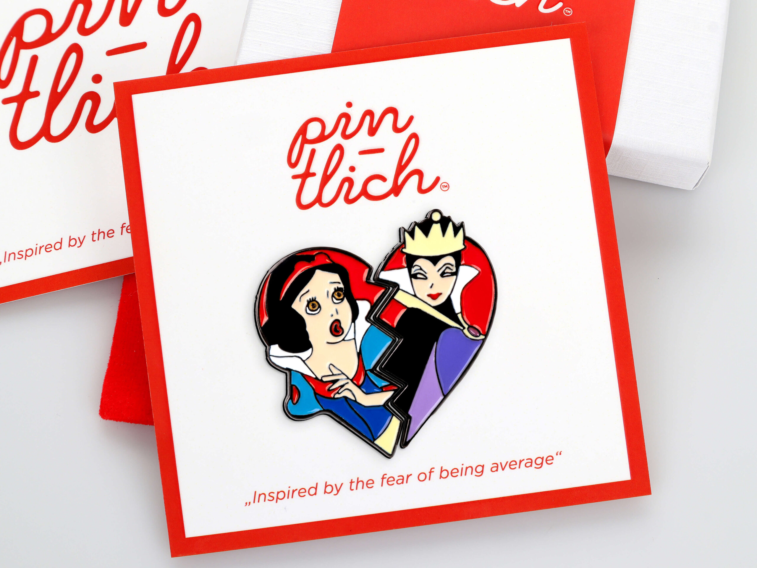Snow White and Evil Queen Heart – Smaltovaný odznak (#5025)