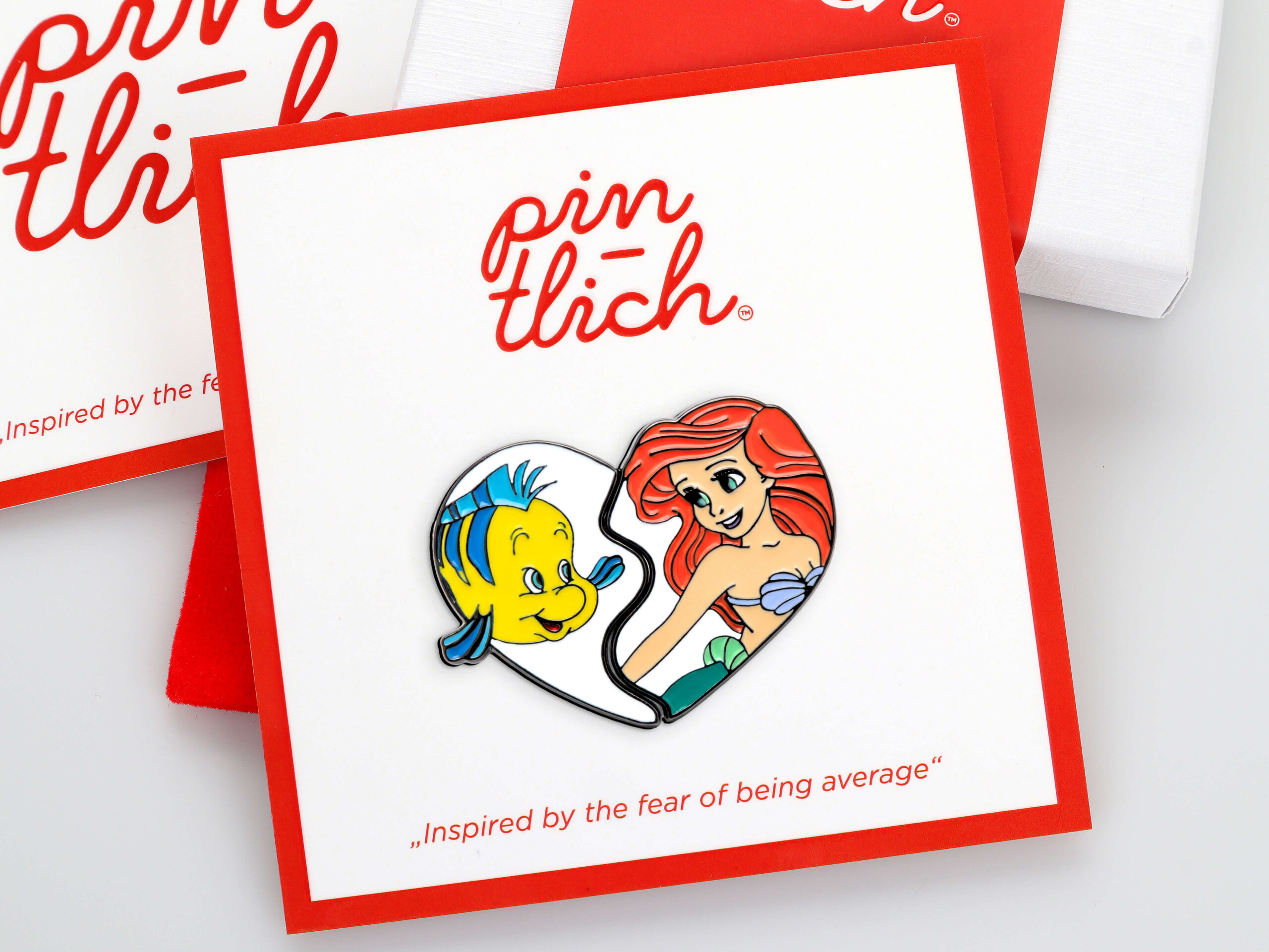 Ariel and Flounder Heart – Smaltovaný odznak (#5030)