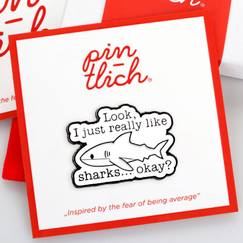 I Just Really Like Sharks – Smaltovaný odznak (#859)