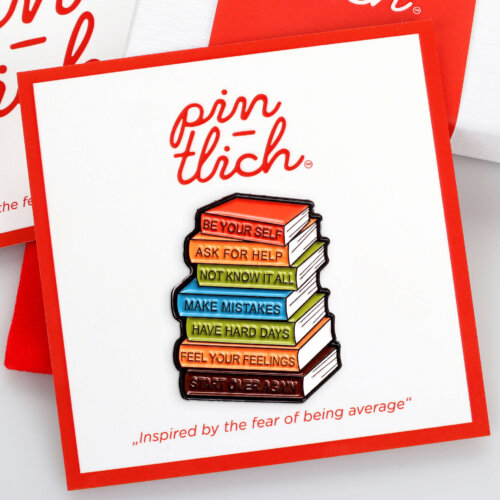 Mental Health Books Stack – Smaltovaný odznak (#862)