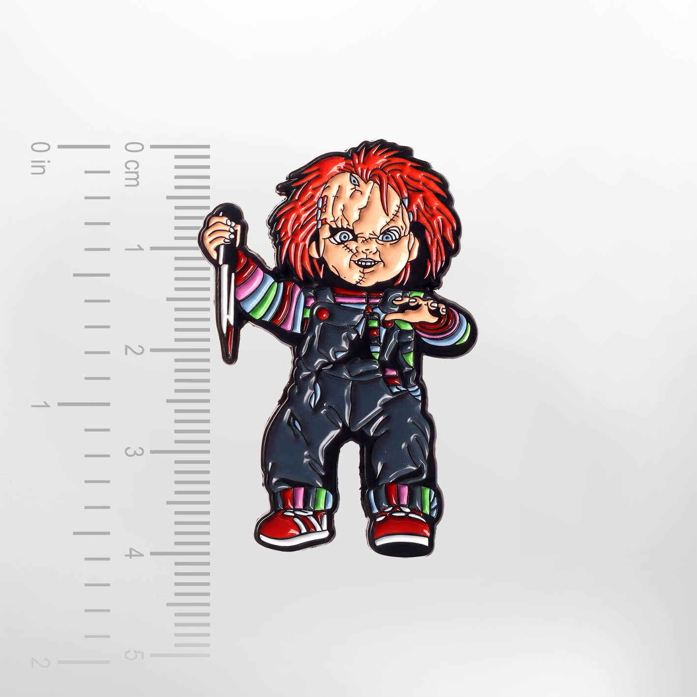 Chucky Horror Doll – Smaltovaný odznak (#874) - Obrázek 2