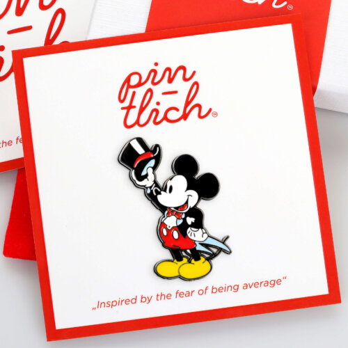 Mickey Mouse Tuxedo Hat – Smaltovaný odznak (#902)