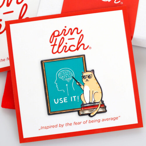 Use Your Brain Professor Cat – Smaltovaný odznak (#919)