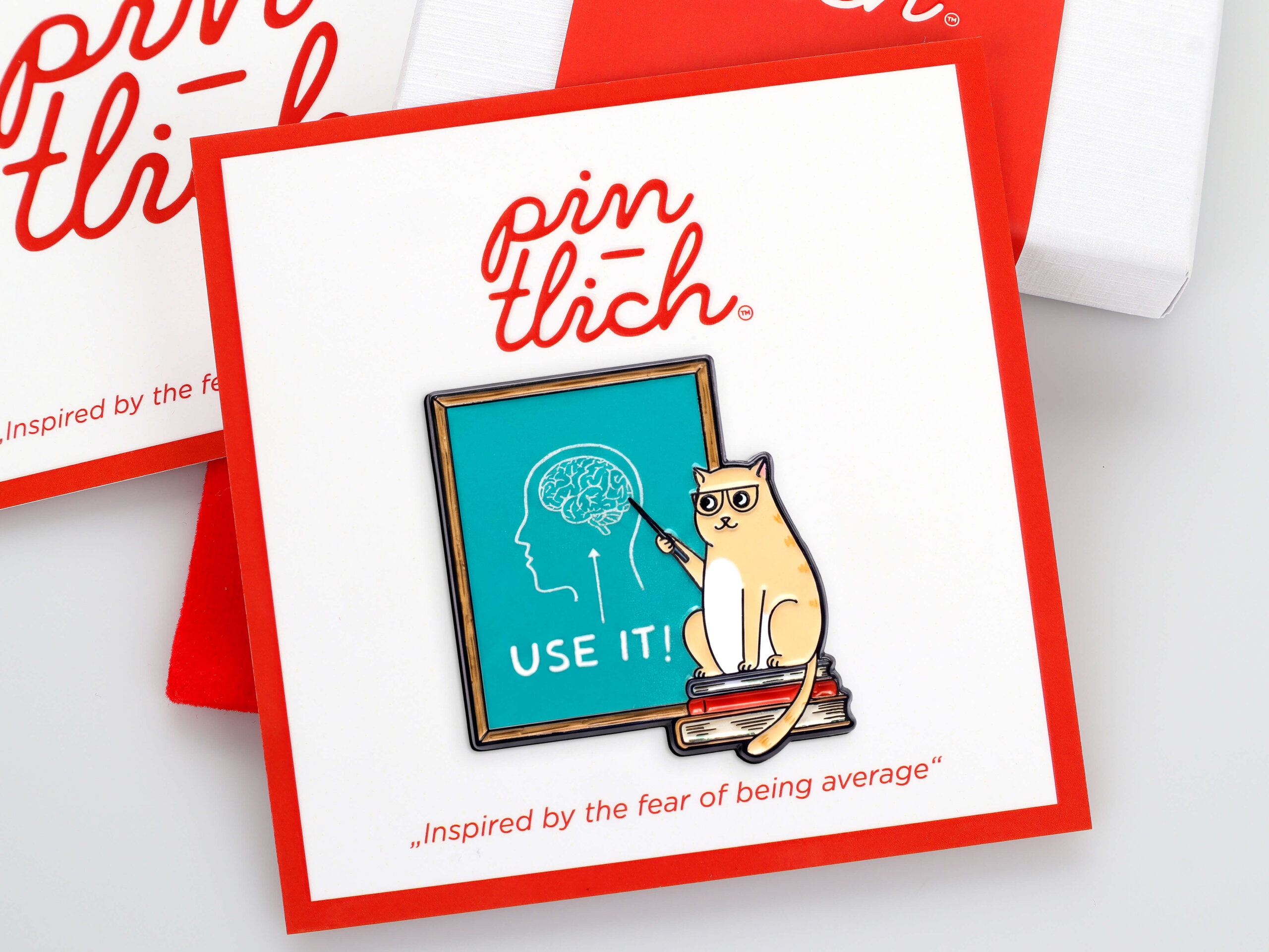 Use Your Brain Professor Cat – Smaltovaný odznak (#919)